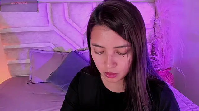 Rebeca Williams  online show from November 2025 11:38:02 PM