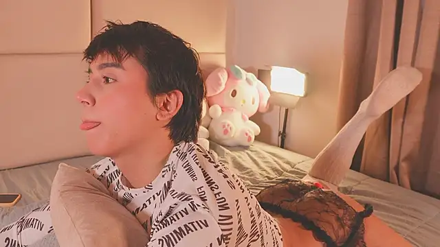 SweetHanson online show from February 2026 07:34:02 PM