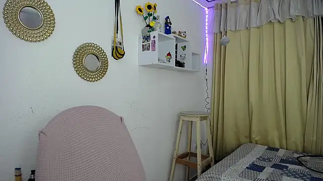 Soffy-brooks online show from January 2025 08:19:01 AM