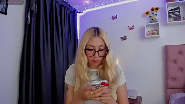 Soffy-brooks online show from May 2026 04:20:02 AM