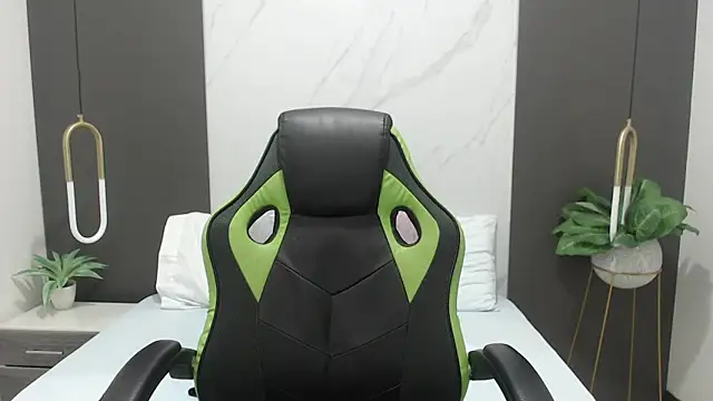 Snapshot of alma_fenix chatting on February 2025 12:13:02 PM alma fenix online show from February 2025 12:13:02 PM