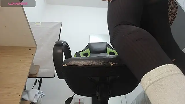 Snapshot of alma_fenix chatting on February 2025 03:15:02 PM alma fenix online show from February 2025 03:15:02 PM