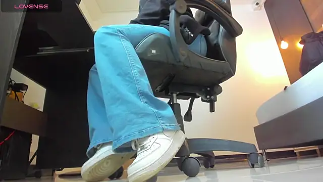 Snapshot of alma_fenix chatting on September 2025 12:21:02 PM alma fenix online show from September 2025 12:21:02 PM