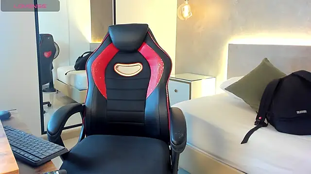 Snapshot of alma_fenix chatting on November 2025 12:27:01 PM alma fenix online show from November 2025 12:27:01 PM