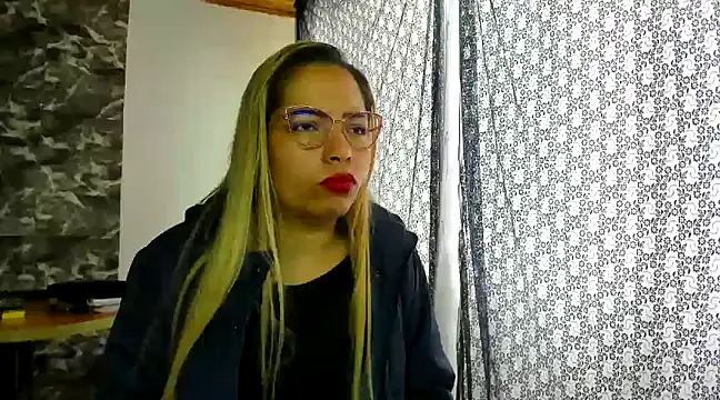 Snapshot of MISSLAUR4 chatting on January 2025 04:02:02 PM MISSLAUR4 online show from January 2025 04:02:02 PM