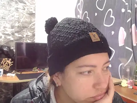 Snapshot of MISSLAUR4 chatting on September 2025 07:30:02 PM MISSLAUR4 online show from September 2025 07:30:02 PM