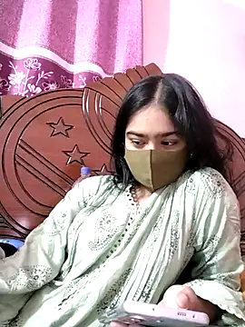 Arisha- online show from October 2025 12:45:01 PM