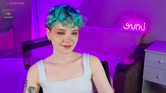 Snapshot of School_Love chatting on December 2024 04:20:01 PM School Love online show from December 2024 04:20:01 PM