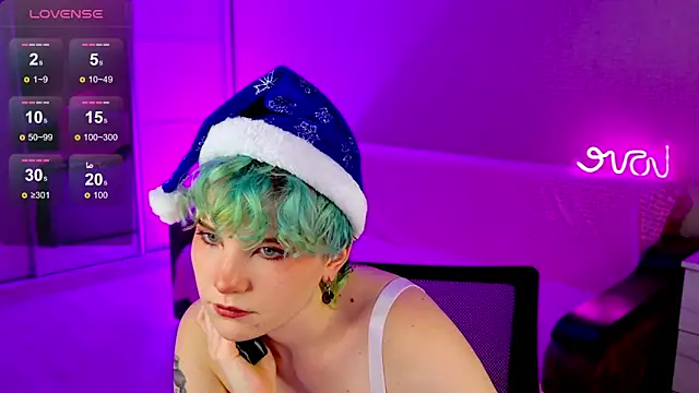 Snapshot of School_Love chatting on December 2024 01:14:01 PM School Love online show from December 2024 01:14:01 PM