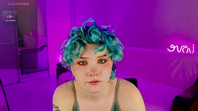 Snapshot of School_Love chatting on February 2025 01:03:02 PM School Love online show from February 2025 01:03:02 PM