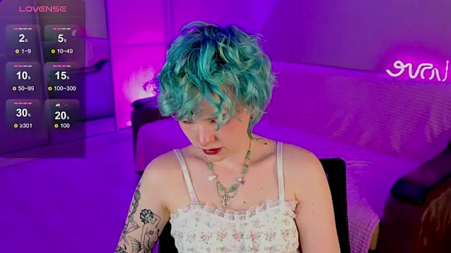 Snapshot of School_Love chatting on February 2025 01:11:01 PM School Love online show from February 2025 01:11:01 PM