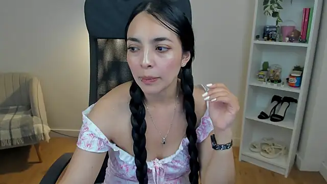  BellaEvans  online show from June 2026 06:52:02 AM