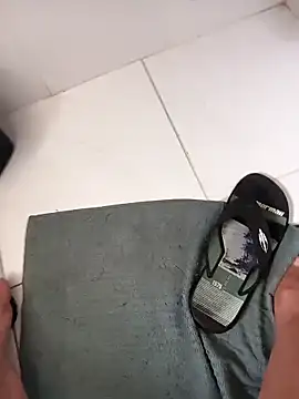 lobomisterioso13 online show from November 2025 02:20:02 PM