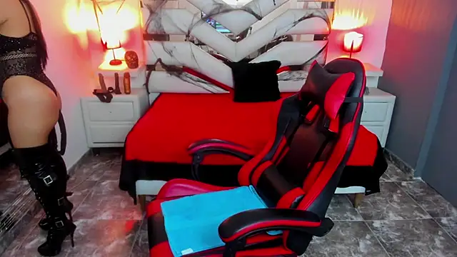 KateTompson  online show from October 2025 01:12:01 PM