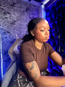 Melany Williams online show from November 2025 01:17:02 PM