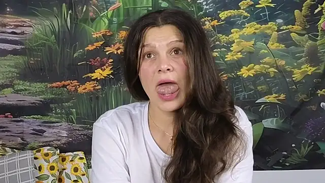 MadameDeFeu online show from October 2025 12:02:02 PM