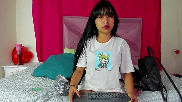 DakotaHoland online show from March 2025 04:30:02 AM