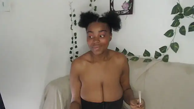 lyssyhorny online show from September 2025 01:04:01 PM