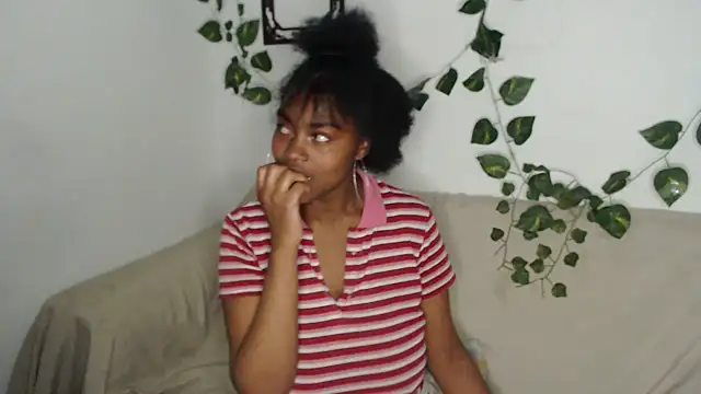 lyssyhorny online show from October 2025 02:08:02 AM