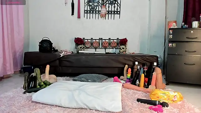 Snapshot of RubyEmerald chatting on December 2025 11:42:02 PM RubyEmerald online show from December 2025 11:42:02 PM