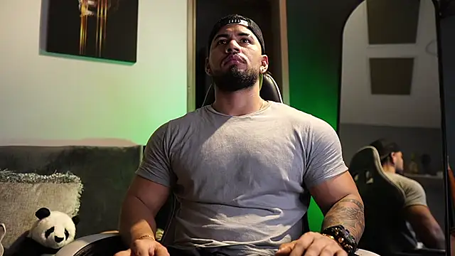 Snapshot of jaxon_colton chatting on March 2025 04:27:01 AM jaxon colton online show from March 2025 04:27:01 AM