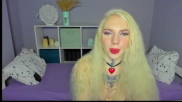 Snapshot of AnneTenet chatting on February 2025 07:17:02 AM AnneTenet online show from February 2025 07:17:02 AM