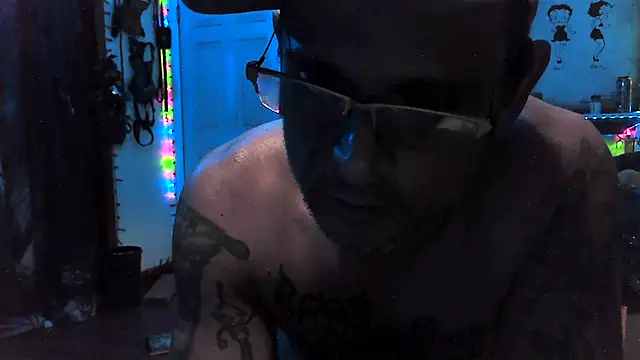 Snapshot of Buffshagswell chatting on May 2026 06:18:01 AM Buffshagswell online show from May 2026 06:18:01 AM
