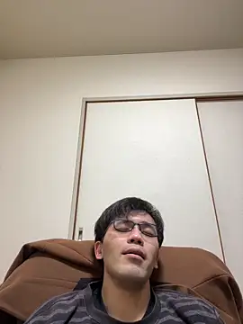 Snapshot of ryusei18570 chatting on February 2025 02:54:02 PM ryusei18570 online show from February 2025 02:54:02 PM