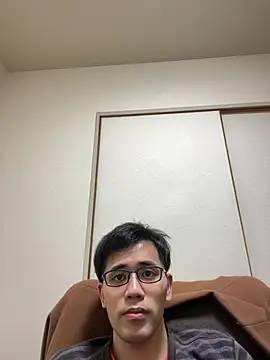 Snapshot of ryusei18570 chatting on March 2025 05:45:01 PM ryusei18570 online show from March 2025 05:45:01 PM