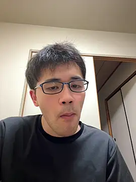 Snapshot of ryusei18570 chatting on March 2025 04:32:01 PM ryusei18570 online show from March 2025 04:32:01 PM