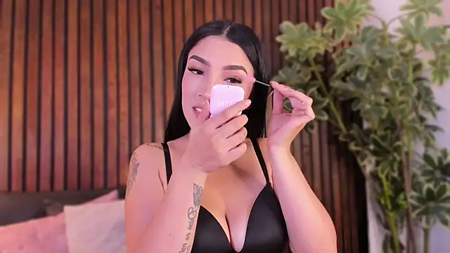 Jennmiiller  online show from November 2025 12:13:01 PM