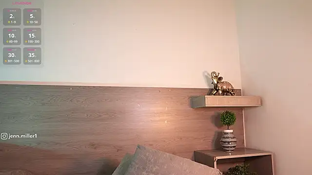 Jennmiiller  online show from June 2026 02:33:01 PM
