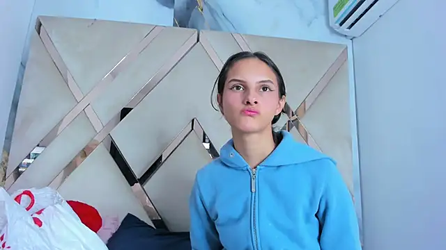 ninaht online show from September 2025 09:03:01 PM