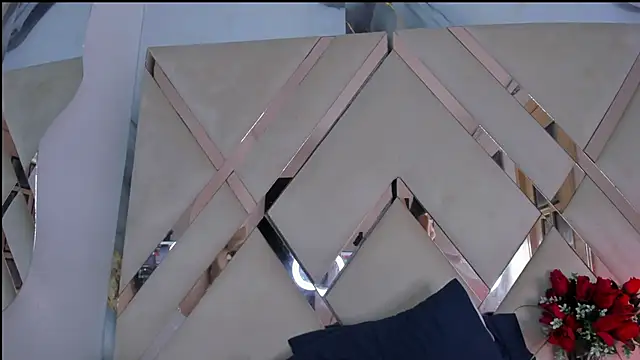 ninaht online show from October 2025 07:12:01 PM