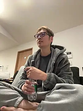 Snapshot of kensnb chatting on March 2025 08:51:01 PM kensnb online show from March 2025 08:51:01 PM