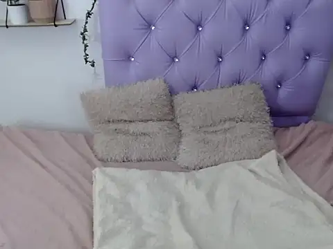 Snapshot of Freyja_01 chatting on October 2025 09:34:01 PM Freyja 01 online show from October 2025 09:34:01 PM