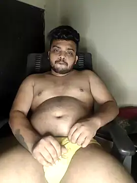 Snapshot of Mr_Handsome_hunk chatting on December 2024 10:14:02 PM Mr Handsome hunk online show from December 2024 10:14:02 PM