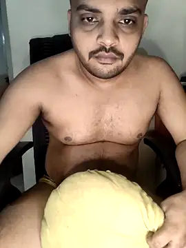 Snapshot of Mr_Handsome_hunk chatting on October 2025 05:39:01 PM Mr Handsome hunk online show from October 2025 05:39:01 PM