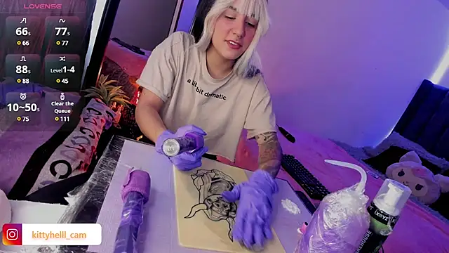 Snapshot of Alice_woodville chatting on March 2025 08:55:01 PM Alice woodville online show from March 2025 08:55:01 PM