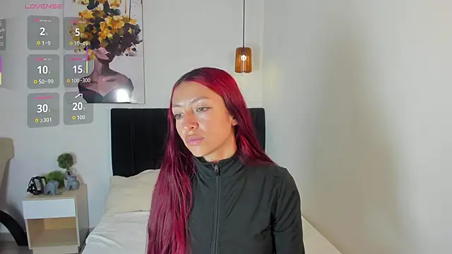 Scarlett  bell online show from October 2025 01:14:01 PM