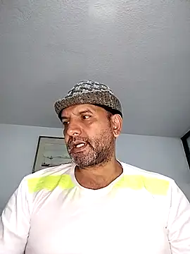 RogueTraveler online show from September 2025 03:32:02 AM