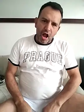 RogueTraveler online show from November 2025 07:46:02 PM