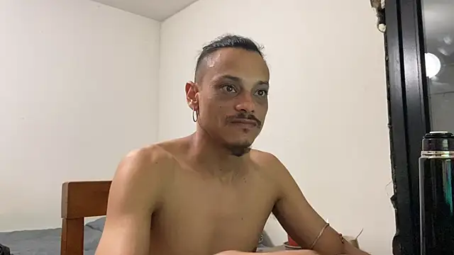 Snapshot of villanocat chatting on December 2024 06:10:02 AM villanocat online show from December 2024 06:10:02 AM