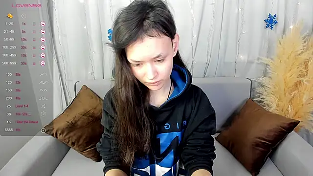 Emily Strikeee online show from December 2024 09:33:02 AM