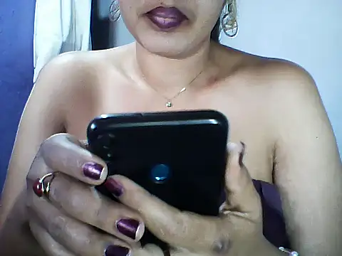 Snapshot of layanah12 chatting on October 2025 06:56:01 AM layanah12 online show from October 2025 06:56:01 AM