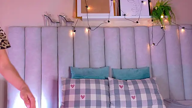 ChanelAdamss  online show from October 2025 02:52:01 AM