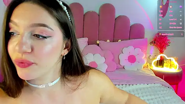 Snapshot of GiaCale chatting on September 2025 12:27:02 PM GiaCale online show from September 2025 12:27:02 PM