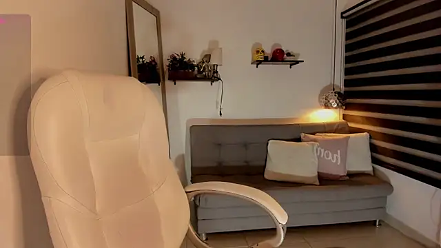 yenny garcia online show from February 2026 06:34:02 PM