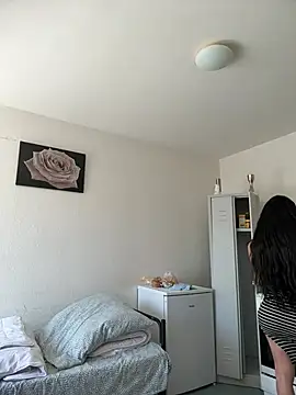 charris stefannia online show from April 2026 10:09:02 AM