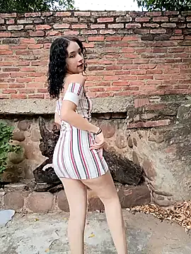 sweet outdoor charm online show from November 2025 08:19:02 PM